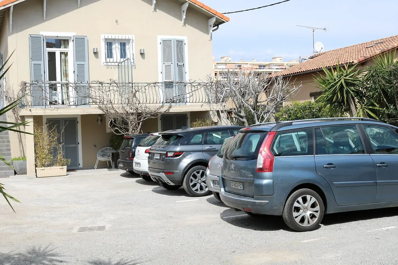 Hôtel Le Vanillé Cagnes-sur-Mer 3*,